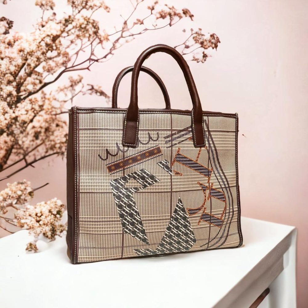 Carolina Herrera- Beige