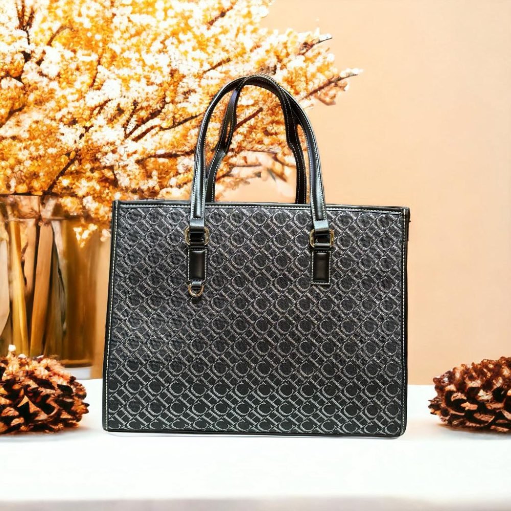 Carolina Herrera- Black