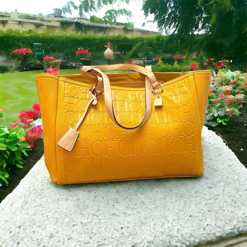 Carolina Herrera-Amarillo
