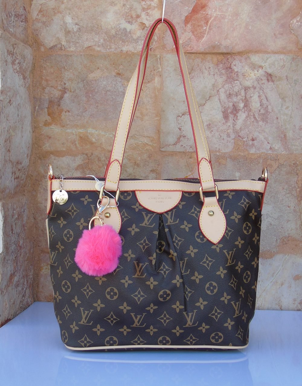 Louis Vuitton- Monogram