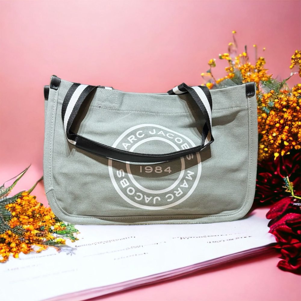 Marc Jacobs- Grass Green